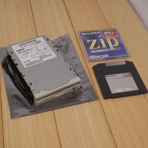 White NEC 100MB Internal FZ110-A IDE 3.5 Zip Disk Drive with Disk - Tested 01